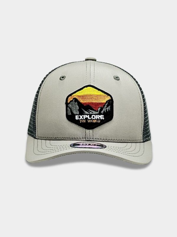 Explore the world саарал